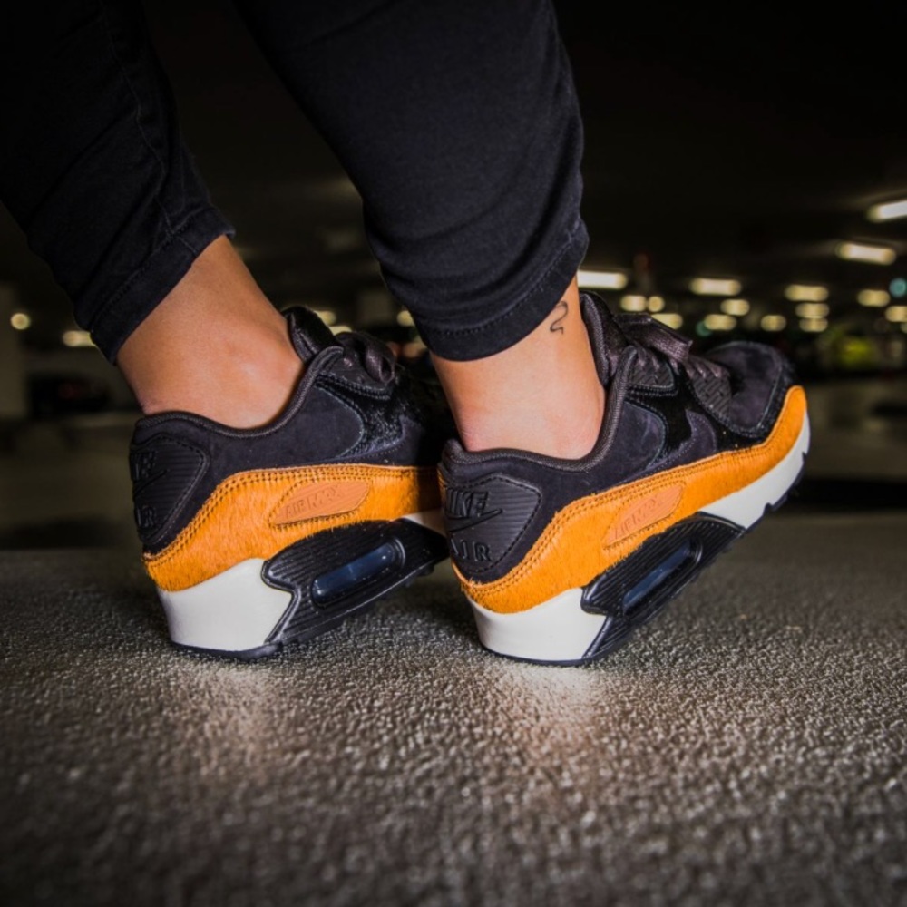 NWT Nike Air Max 90 LUX Tar WMNS - Picture 4 of 8